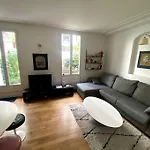 Tour Eiffel - Appartement Avec Jardin
